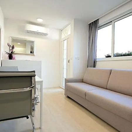 Apartment Nada - - 300m From Beautiful Beaches And City Center