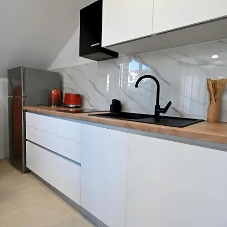 Nada - - 300m From Beautiful Beaches And City Center *